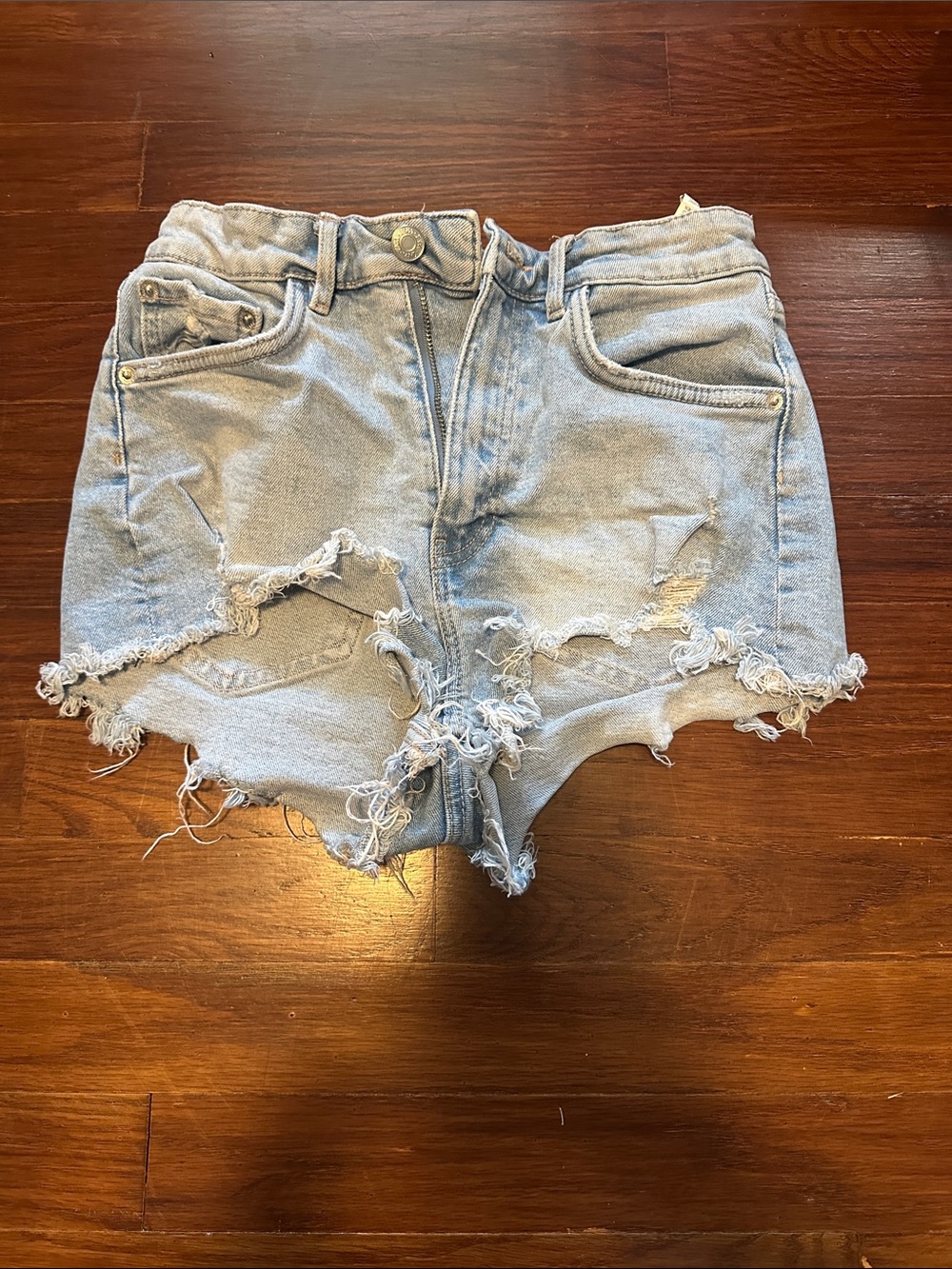 Zara Light Wash Denim Shorts - Women’s Size 4